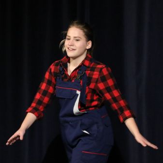 Svět pohádek - vystoupení TO a žáků pěvecké třídy L. Honzlové, 12. 12. 2016