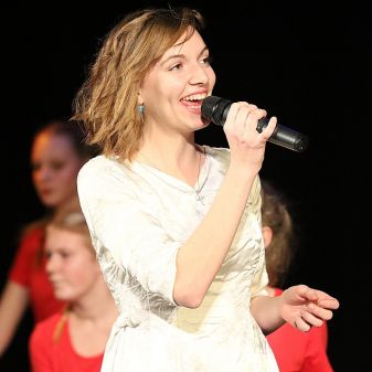 Svět pohádek - vystoupení TO a žáků pěvecké třídy L. Honzlové, 12. 12. 2016