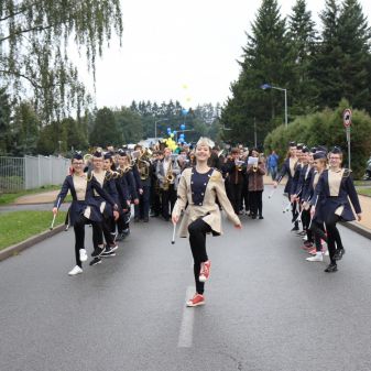 Dechový orchestr mladých a mažoretky ZUŠ - pochod městem k 80.výročí Gymnázia Humpolec, 16. 9. 2017