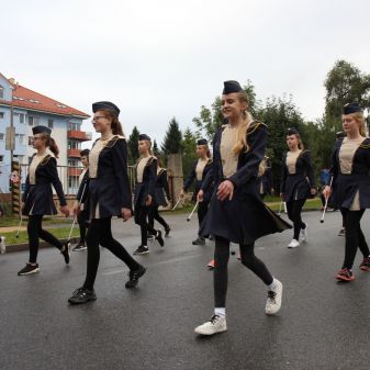 Dechový orchestr mladých a mažoretky ZUŠ - pochod městem k 80.výročí Gymnázia Humpolec, 16. 9. 2017