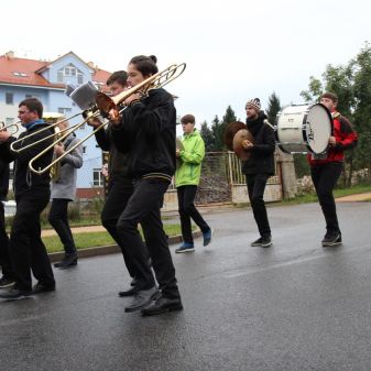 Dechový orchestr mladých a mažoretky ZUŠ - pochod městem k 80.výročí Gymnázia Humpolec, 16. 9. 2017