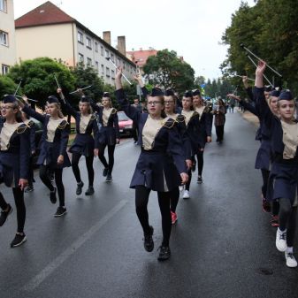 Dechový orchestr mladých a mažoretky ZUŠ - pochod městem k 80.výročí Gymnázia Humpolec, 16. 9. 2017