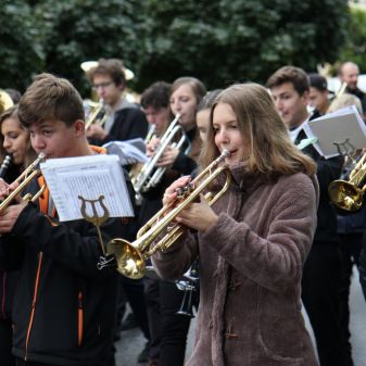 Dechový orchestr mladých a mažoretky ZUŠ - pochod městem k 80.výročí Gymnázia Humpolec, 16. 9. 2017