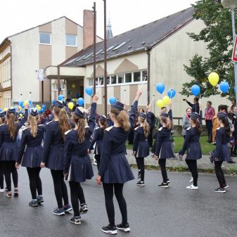 Dechový orchestr mladých a mažoretky ZUŠ - pochod městem k 80.výročí Gymnázia Humpolec, 16. 9. 2017
