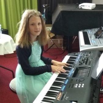 Soutěž ve hře na elektronické klávesové nástroje K2 Competition