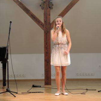 Třídní pěvecká vystoupení žáků Jany Borkové, duben 2016