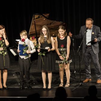 Galakoncert k 75. výročí ZUŠ, 9. 11. 2021, Divadlo Za komínem